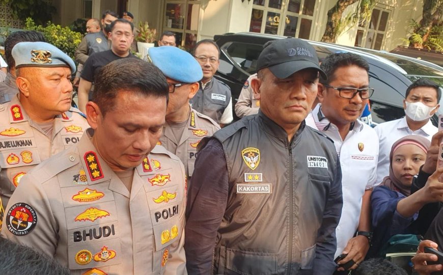 Kortas Tipidkor dan Polda Metro Geledah Cafe dan Money Changer